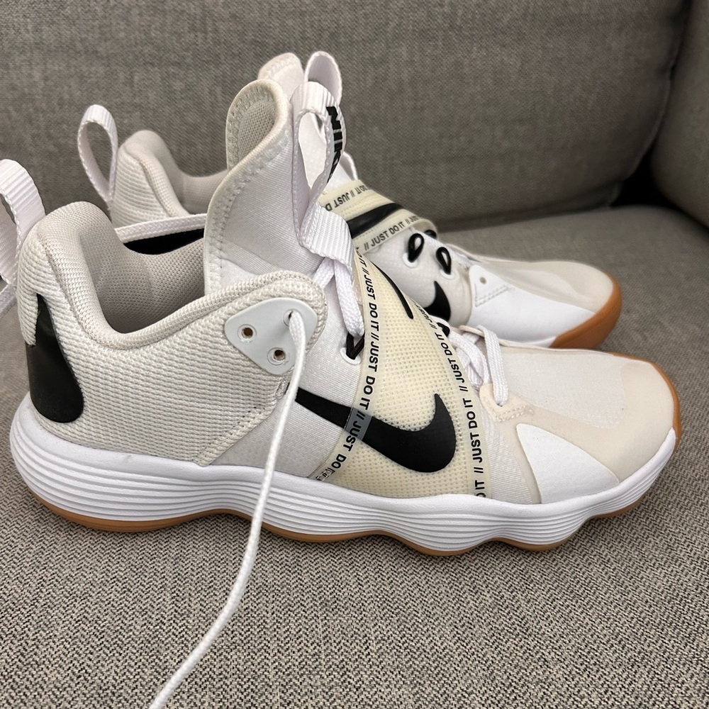 Nike Hyperset volleyball shoes 
White and Black Sneakers with Gum Sole